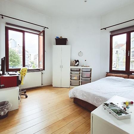 Room At Chicken'S Shared Appartment Brüssel Exterior foto