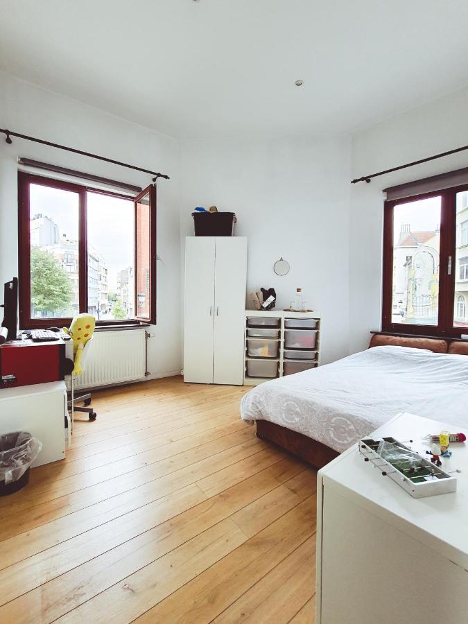 Room At Chicken'S Shared Appartment Brüssel Exterior foto